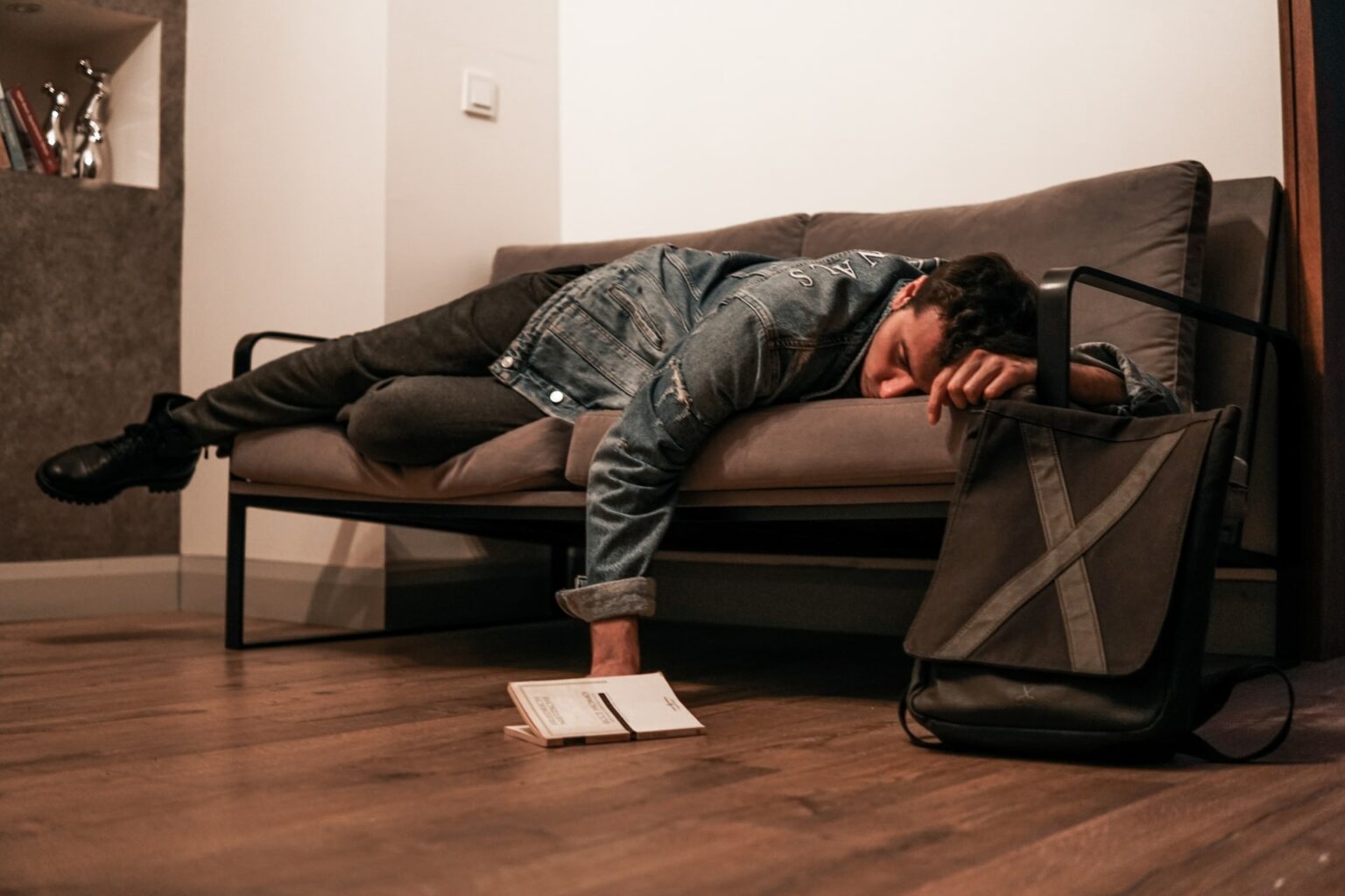 how-does-lack-of-sleep-affect-your-grades-in-college-flavourmag